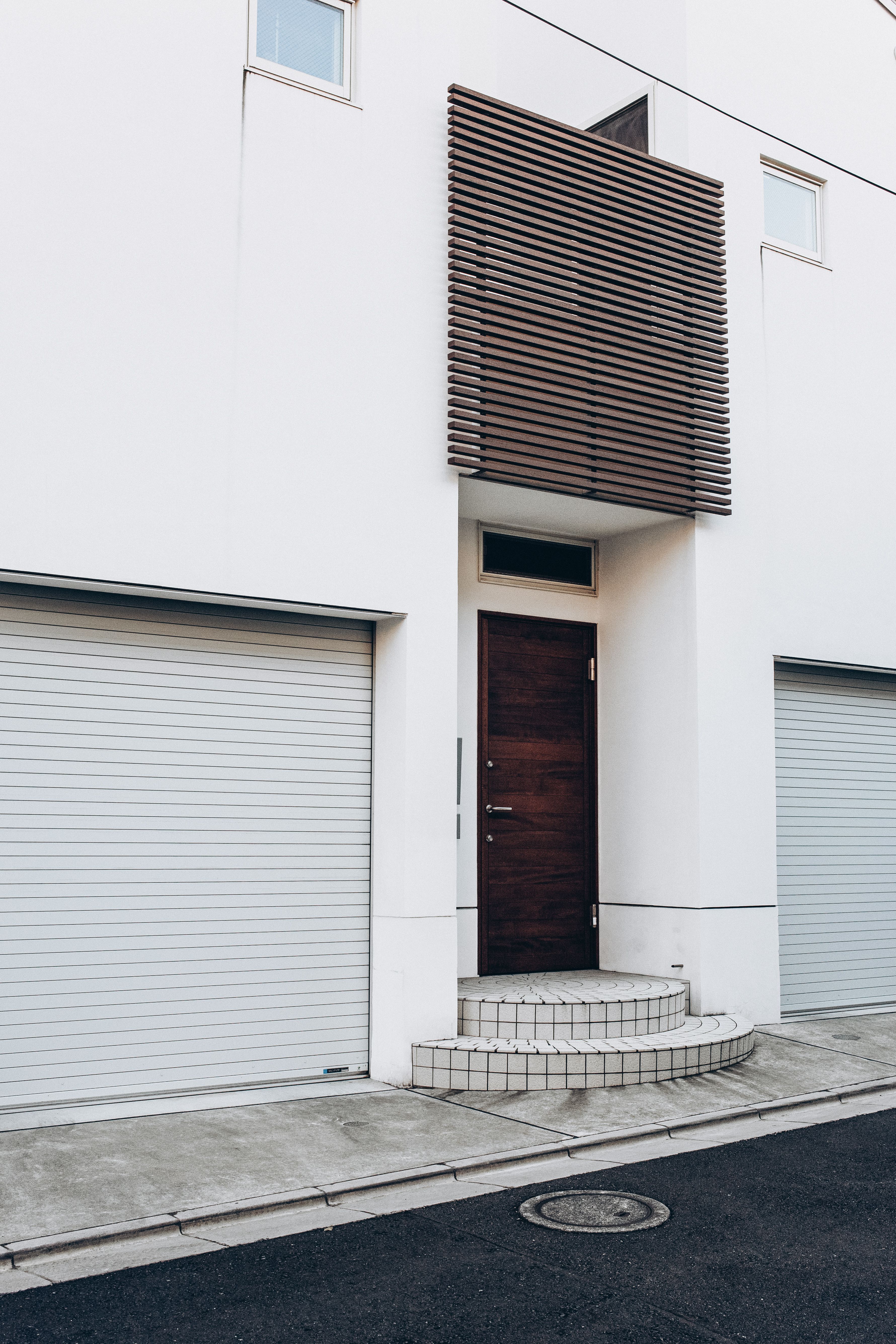 Combien coûte une porte d’entrée sur mesure ?